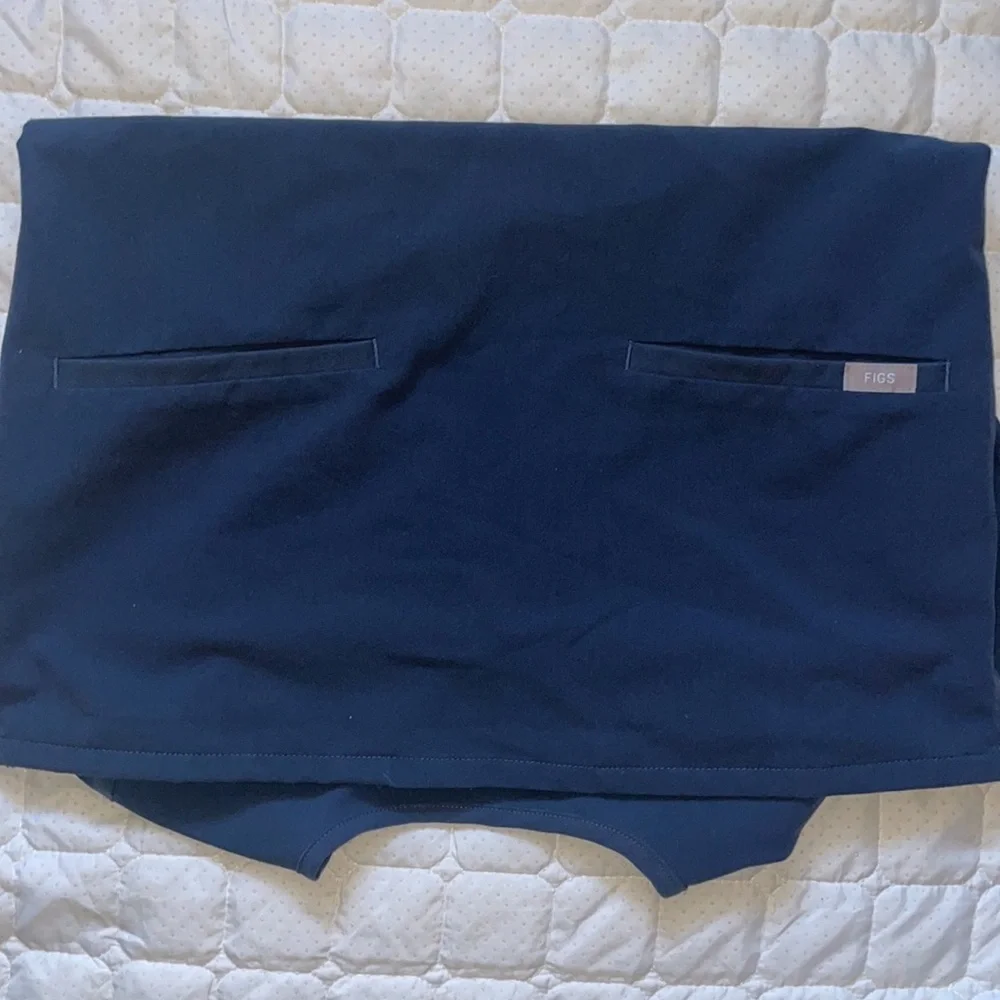 Figs Scrub Top - Picture 4 of 4